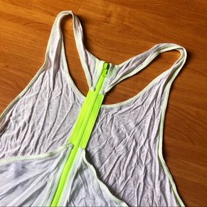 ***CLEARANCE** Like new Emma & Sam zip back tank